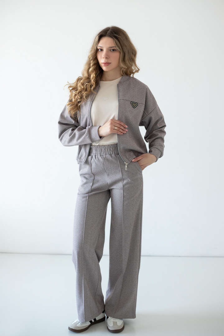 Костюм жіночий